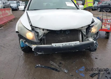 2010 Honda Accord 2.4 Lx z USA, uszkodzony, nr VIN 1HGCP2F39AA077260